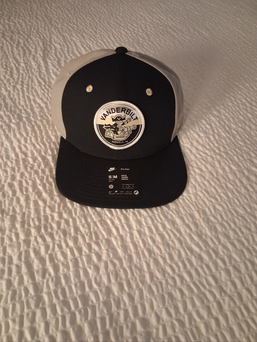Nike Vandy Black and Gray Snapback Hat Size S/M